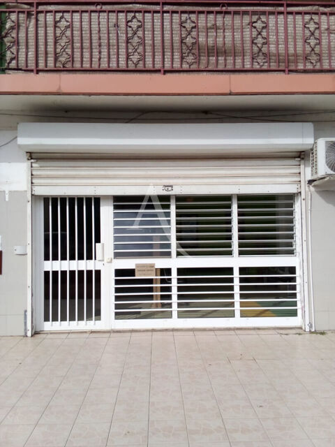 Local professionnel - 90m2 - zone attractive et fréquentée - CAYENNE proche ALBERT 1420 97300 Cayenne