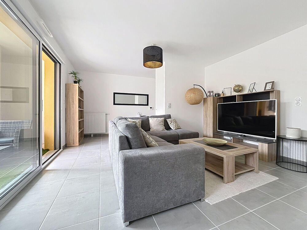 A vendre - Pour investisseur, Appartement T3 de 67 m² vendu meublé, avec balcon et parking, dans résidence récente (2021) avec a