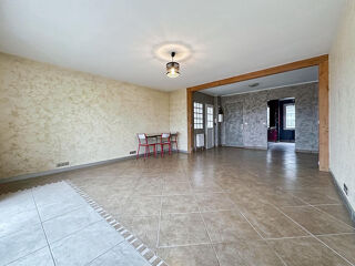  Appartement à louer 4 pièces 83 m²