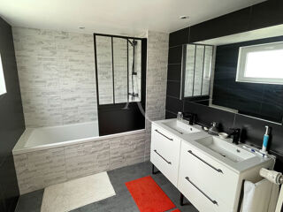  Maison à louer 7 pièces 159 m²
