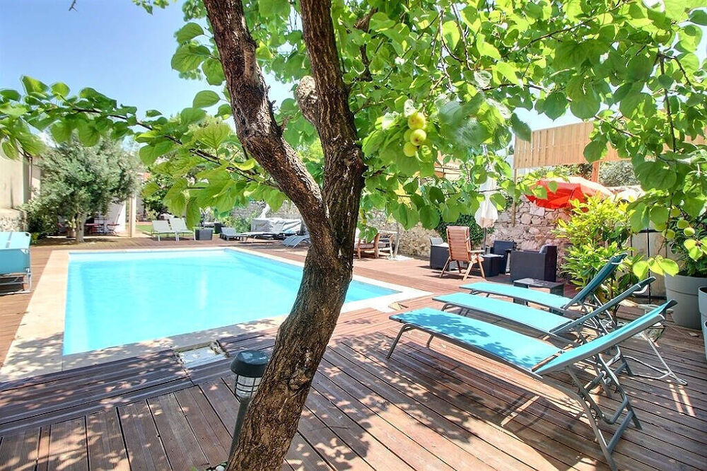 Maison 9 pièces 210 m² · à Marseille 10 · 210 m² · 784 000 €