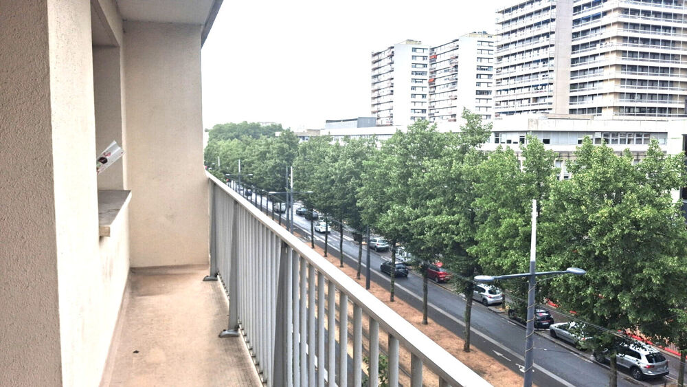 Invest locatif à Saint-Étienne T2 vendu loué avec garage .