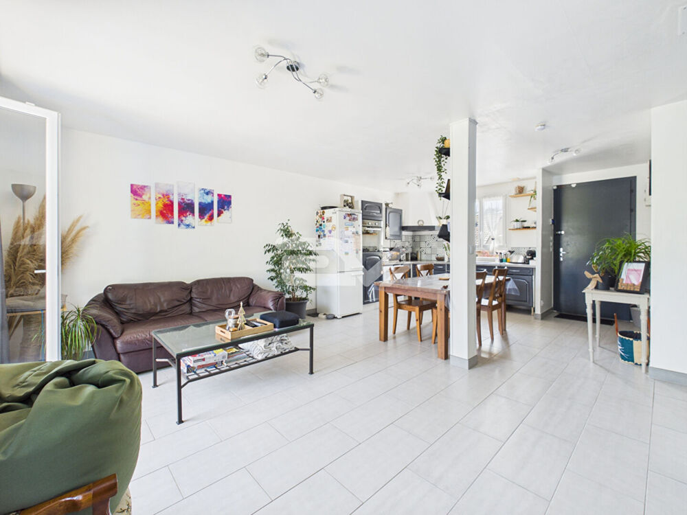 Maison familliale habitable de suite offrant de beaux volumes