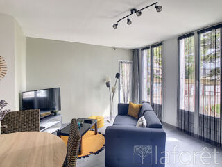  Appartement à louer 2 pièces 66 m²