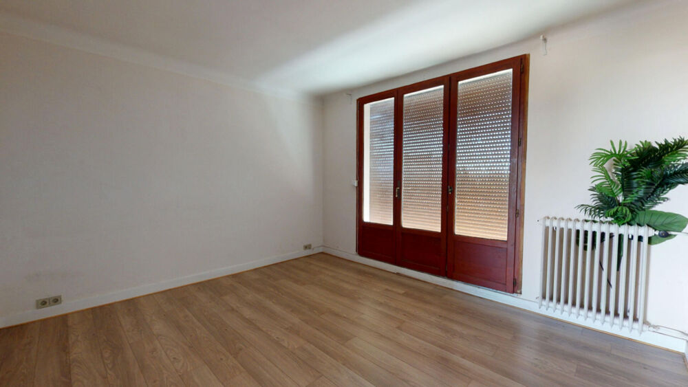 Les Pavillons Sous Bois, au pied du tramway, Appartement 2 pièces 45 m2