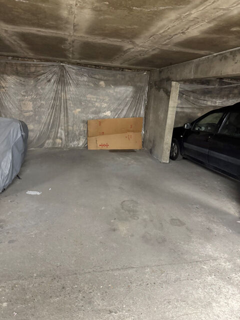  Parking / Garage  louer 