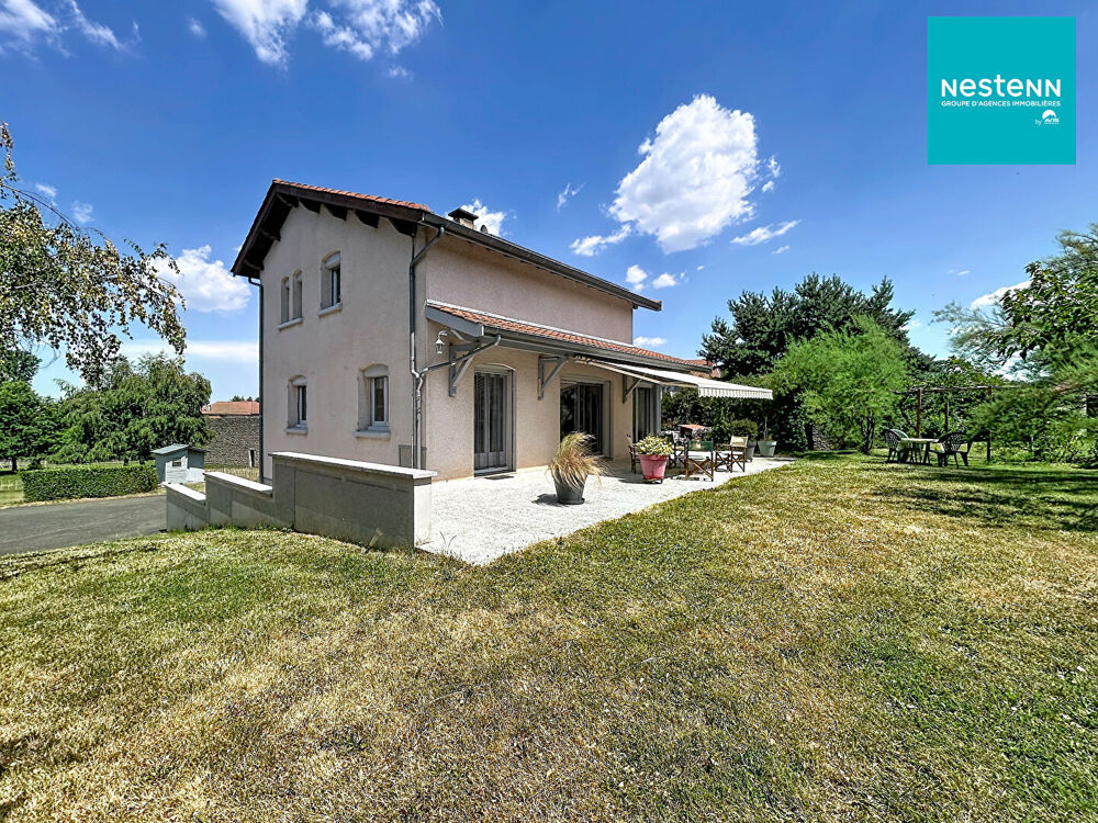 Maison familiale Périgneux - 6 pièces - terrain de 2 000m² avec piscine couverte