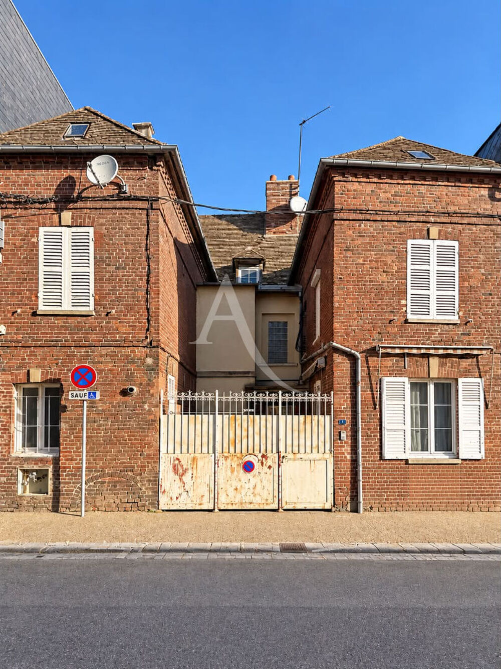 Immeuble Etrepagny Local Appartement Maison
