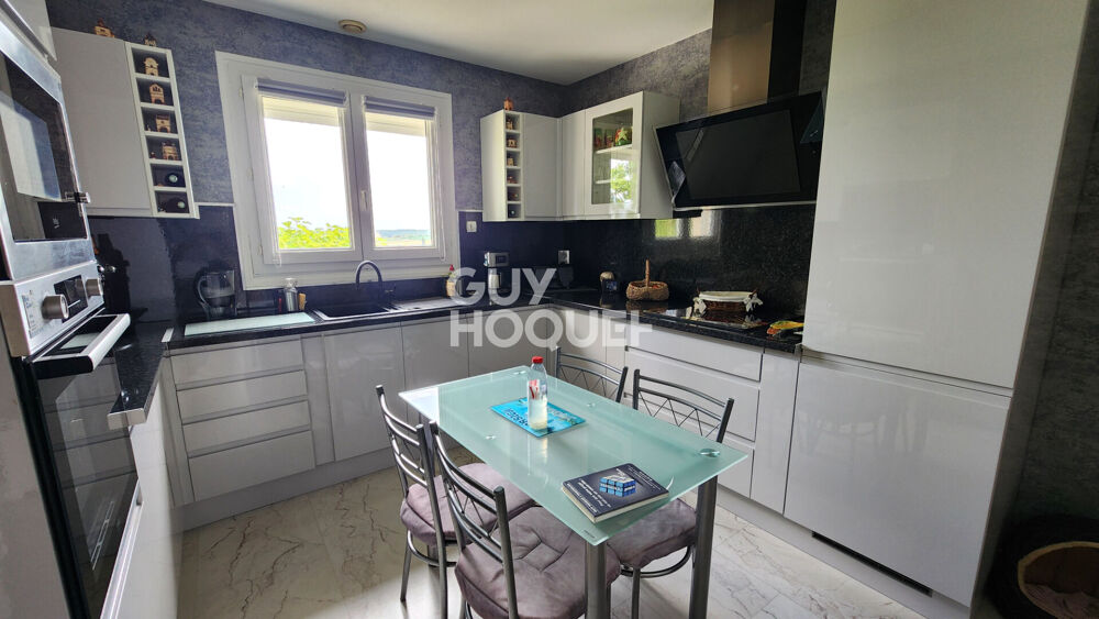 Maison 130 m² plain pied sur sous sol et Piscine