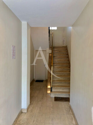  Immeuble  vendre 15 + pices 422 m