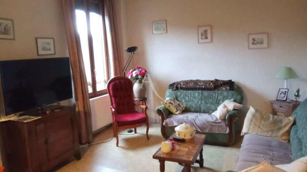 EN VENTE - THIERS - Maison avec 2 appartements sur terrain de 3000 m².