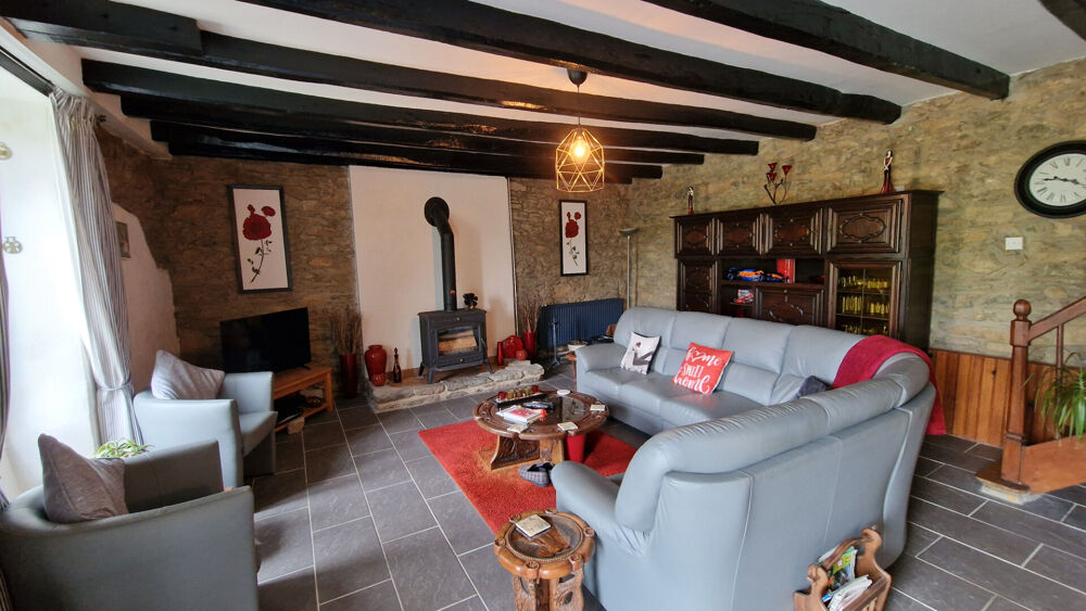 CÔTES D'ARMOR Belle maison en pierre rénovée, 6 chambres, gîte de 2 chambres, jardins - possibilité de chambres d'hôtes (succè