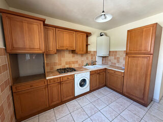  Appartement à louer 3 pièces 96 m²