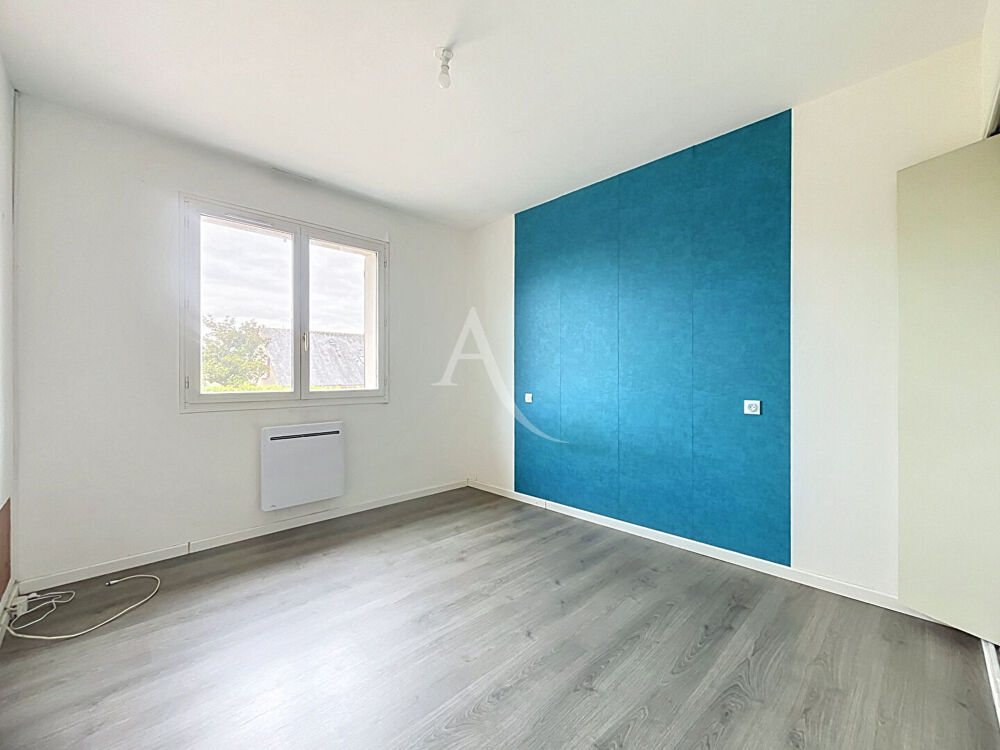 Vente Maison Pavillon dans village avec commerces et services Noyant la gravoyere