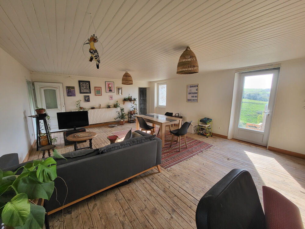 15 Km CONQUES- BEAU CORPS DE FERME -140 m2-1,6 Ha-
