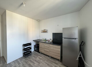  Appartement à louer 3 pièces 75 m²