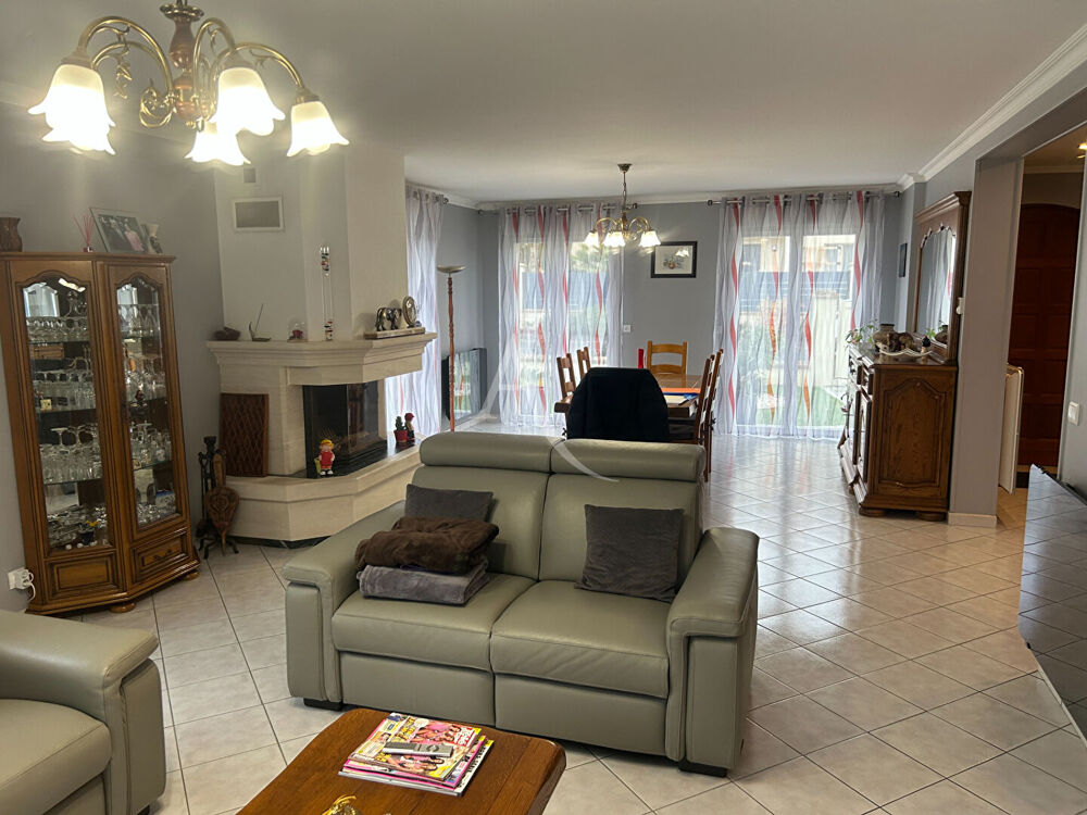 Maison Saint Prix 7 pièce(s) 165.79 m2
