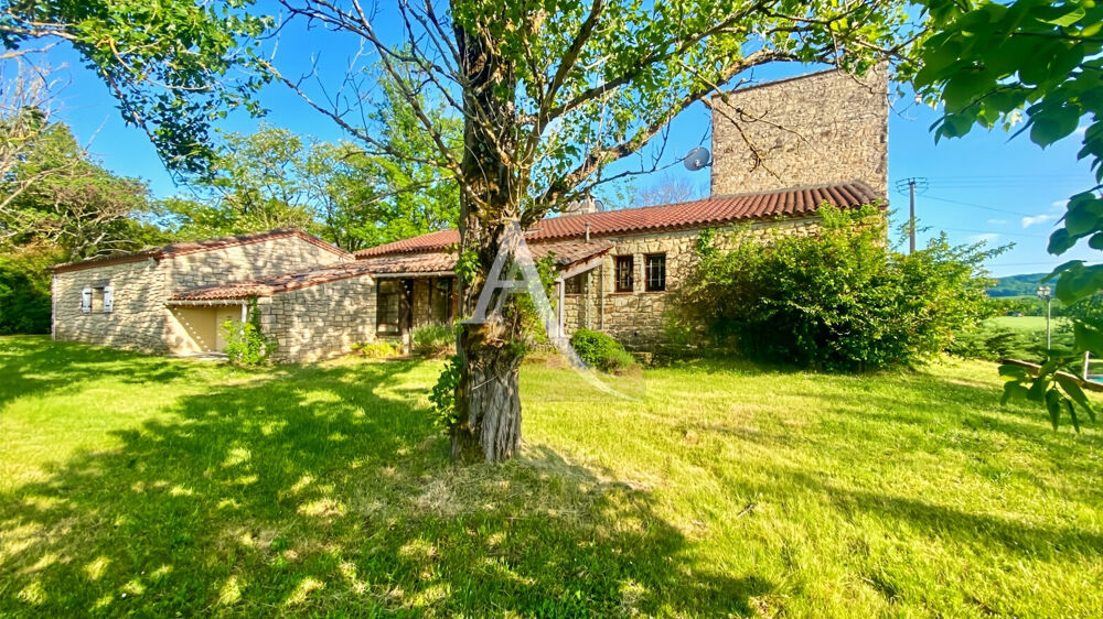 Maison 9 pièces 197 m² · à Montayral · 197 m² · 242 000 €