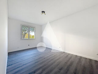  Immeuble � vendre 8 pi�ces 180 m�