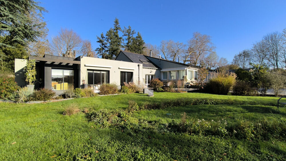 Maison 8 pièces 270 m² · à Saint Augustin des Bois · 270 m² · 530 500 €