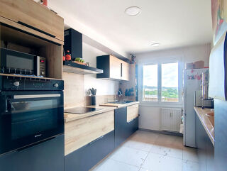  Appartement à louer 4 pièces 94 m²