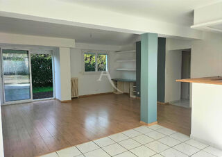  Appartement à louer 3 pièces 77 m²