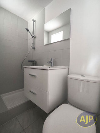  Immeuble � vendre 10 pi�ces 154 m�