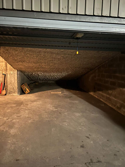  Parking / Garage  louer 