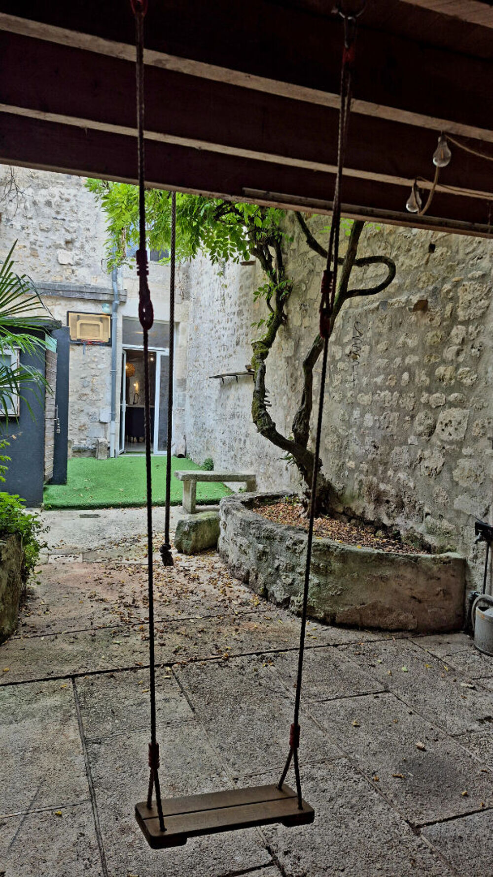 Vente Maison À DÉCOUVRIR - Une maison de ville pleine de charme avec jardin arboré ! Saintes