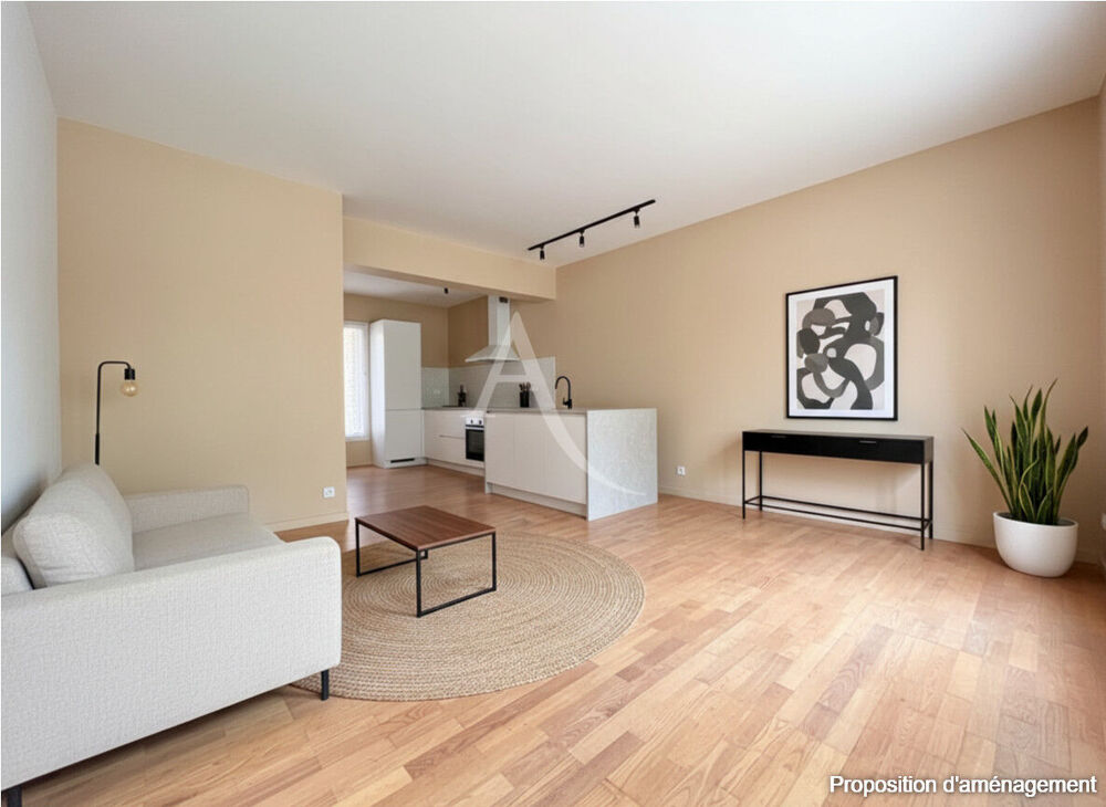 Maison de village en plein centre ville avec cour extérieur !