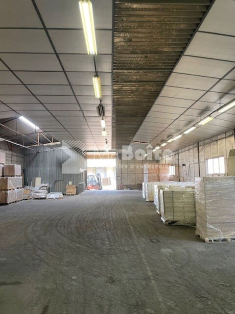   LE COTEAU - Bâtiment de 630 m² 