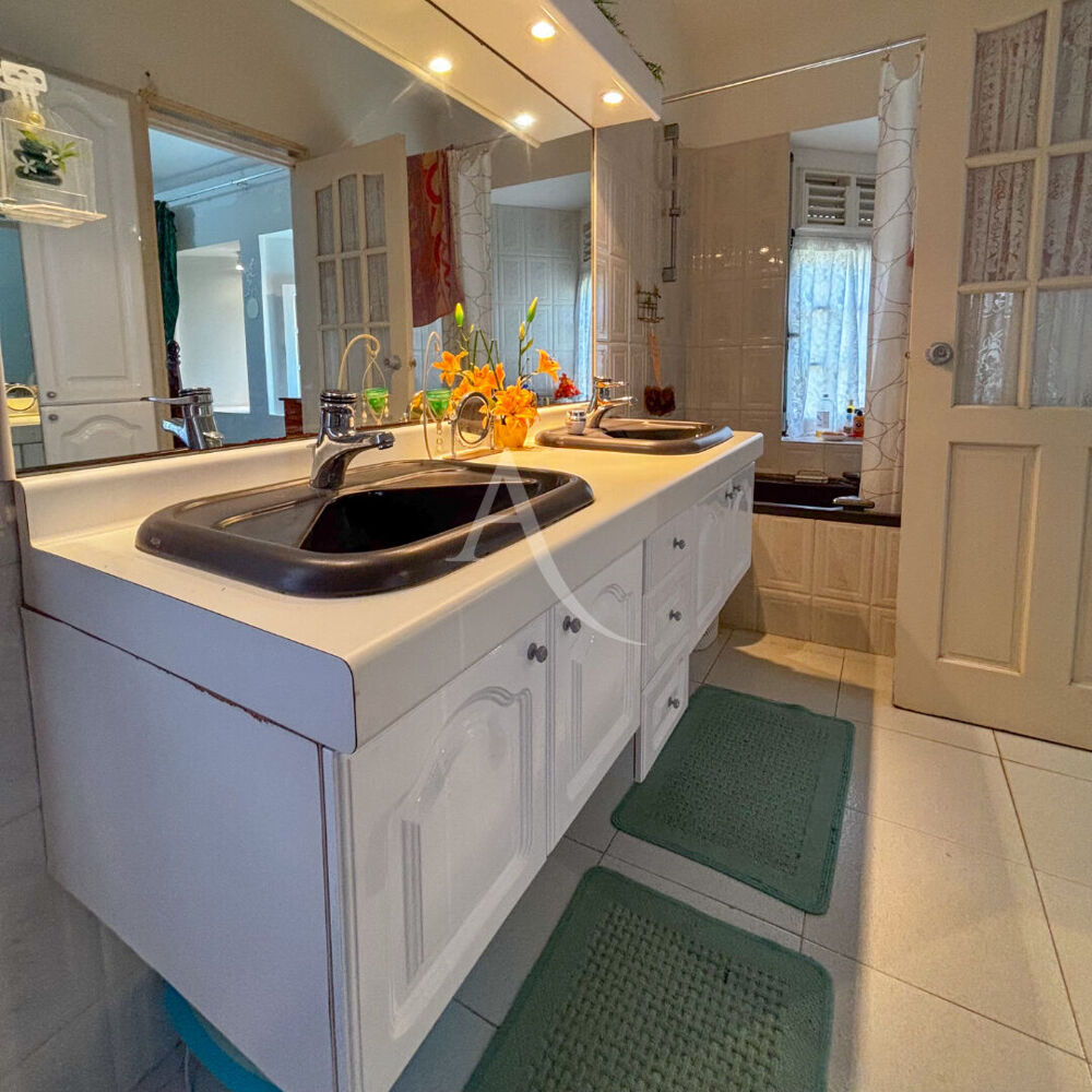 � vendre  Maison Sch�lcher (97233)