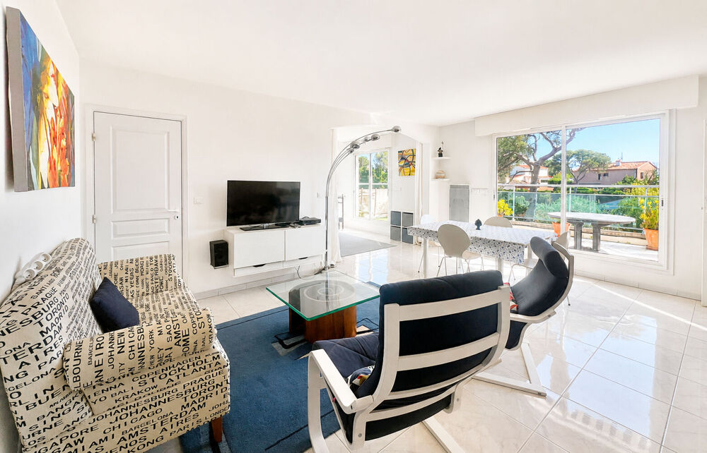 TRES BEL APPARTEMENT PROCHE SANTA LUCCIA A PIED