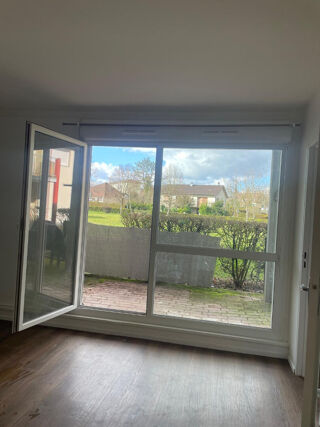  Appartement à louer 4 pièces 84 m²