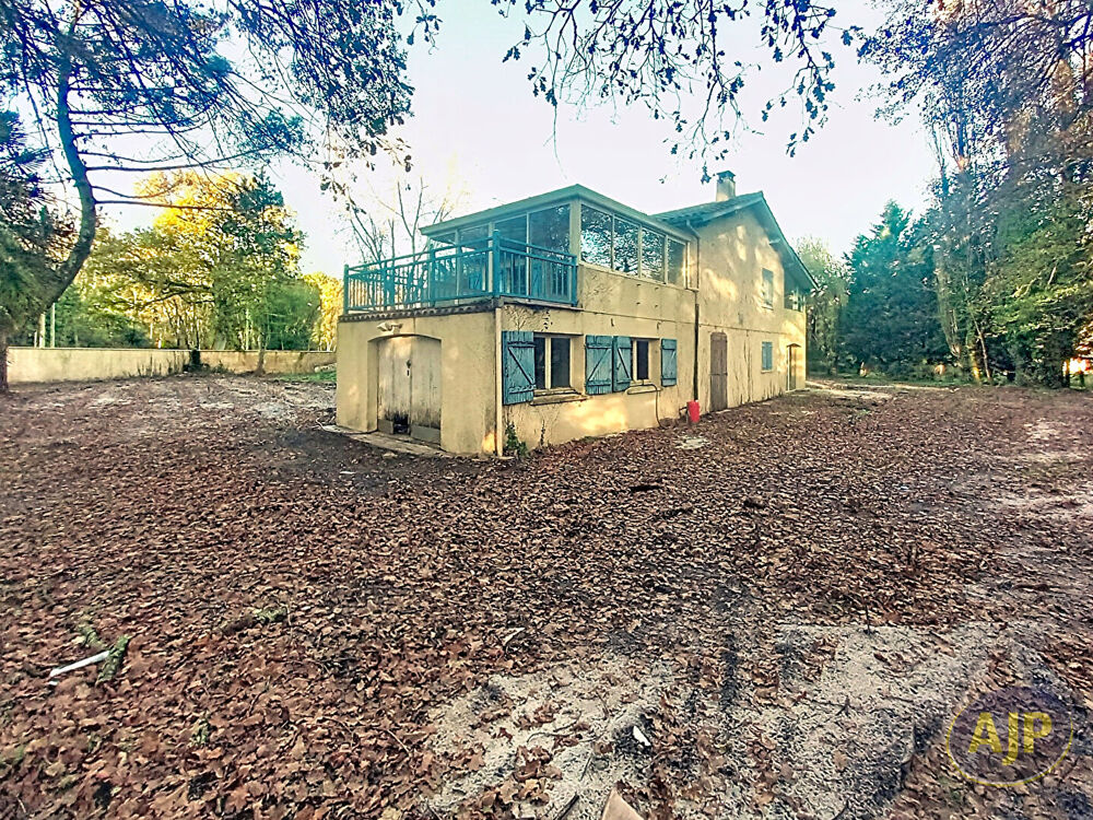 Maison à rénover dans un environnement calme !