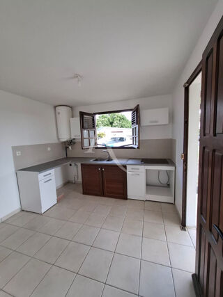 Location Maison Villa rénovée Le Lamentin 3 pièce(s) 65.13 m2 exclusivement en habitation principale Le lamentin