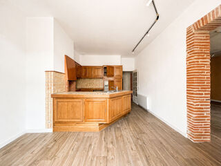  Appartement à louer 4 pièces 142 m²