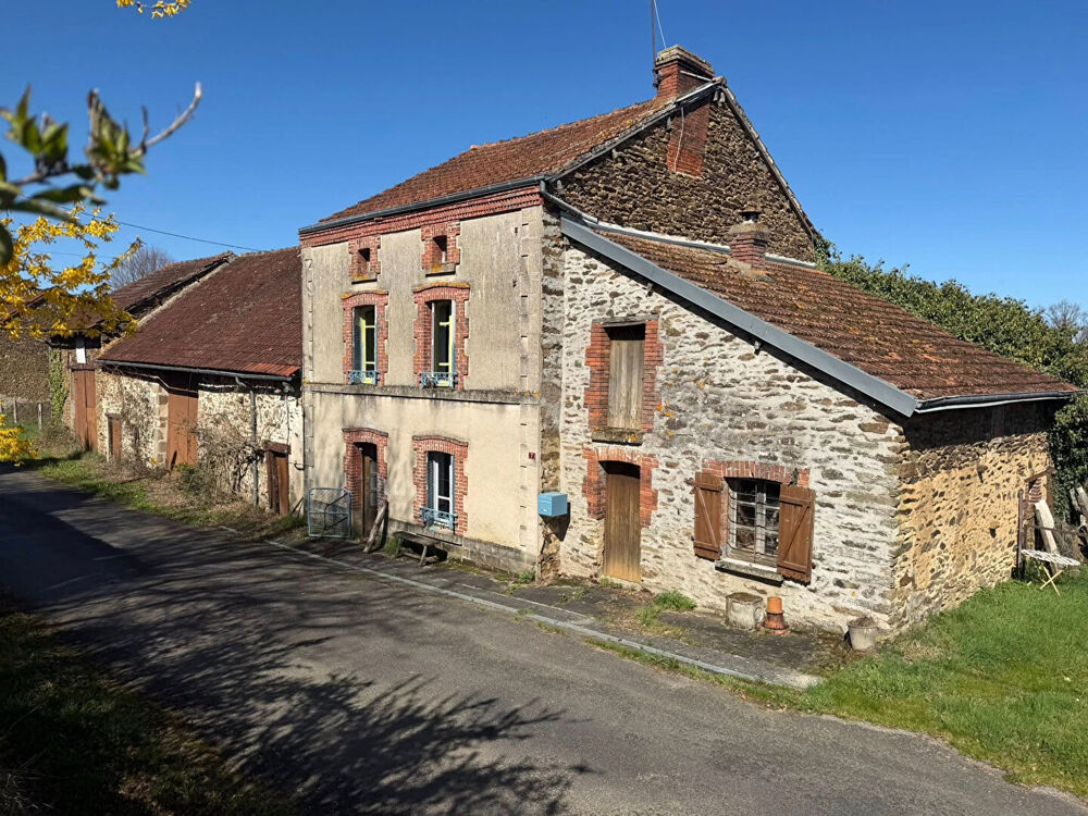 HAUTE VIENNE - Charmante ferme en pierre avec granges et terrain.