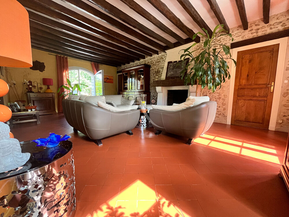Maison familiale de 151 m² avec terrain à SAINTE-MESME