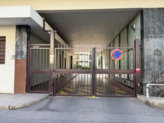  Parking / Garage à louer 
