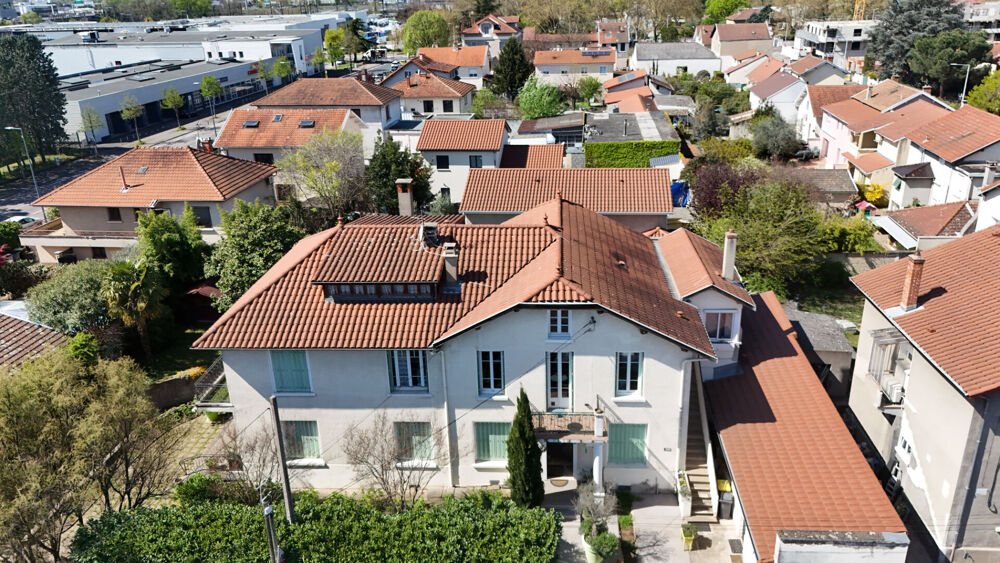 � vendre  Villa Lyon 8