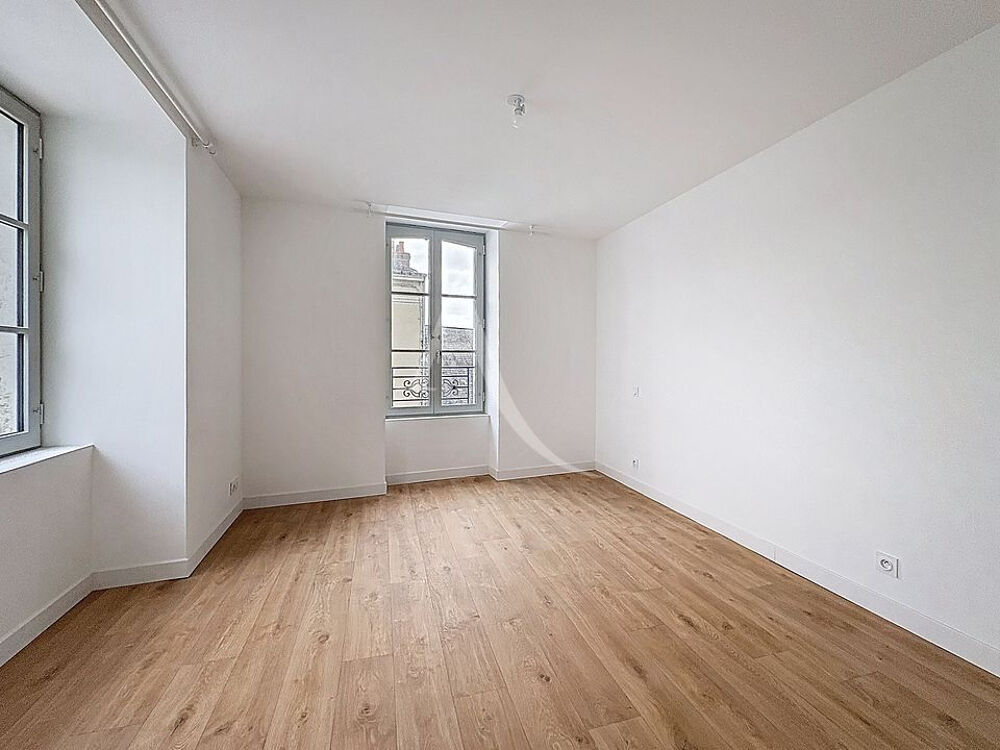 Location Maison MAISON T5 DE VILLE - 87 m² - VUE MAYENNE Chateau gontier sur mayenne
