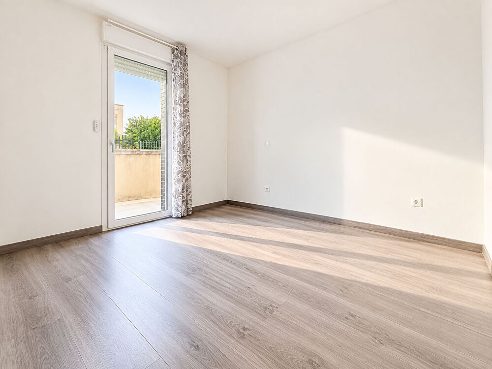 Vente Appartement T2 avec un extérieur, un stationnements et le RER A à pied Bussy saint georges