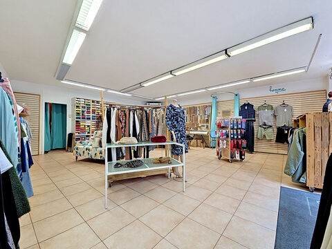 Local commercial lumineux de 73 m&sup2; au coeur de Caz&egrave;res 570 31220 Cazeres