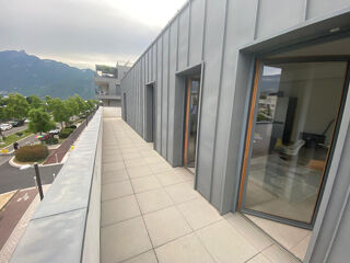  Appartement à louer 3 pièces 68 m²