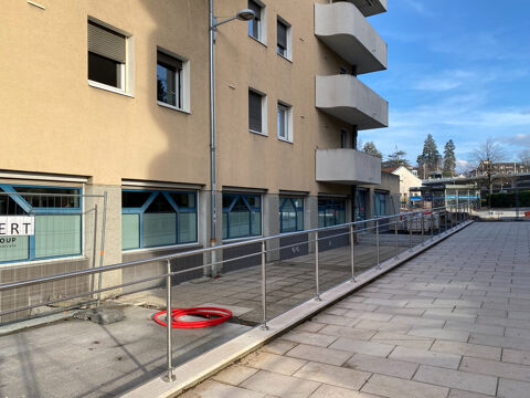   EXCLUSIVITE : THONON - LOCAL COMMERCIAL / BUREAU - 261m² 