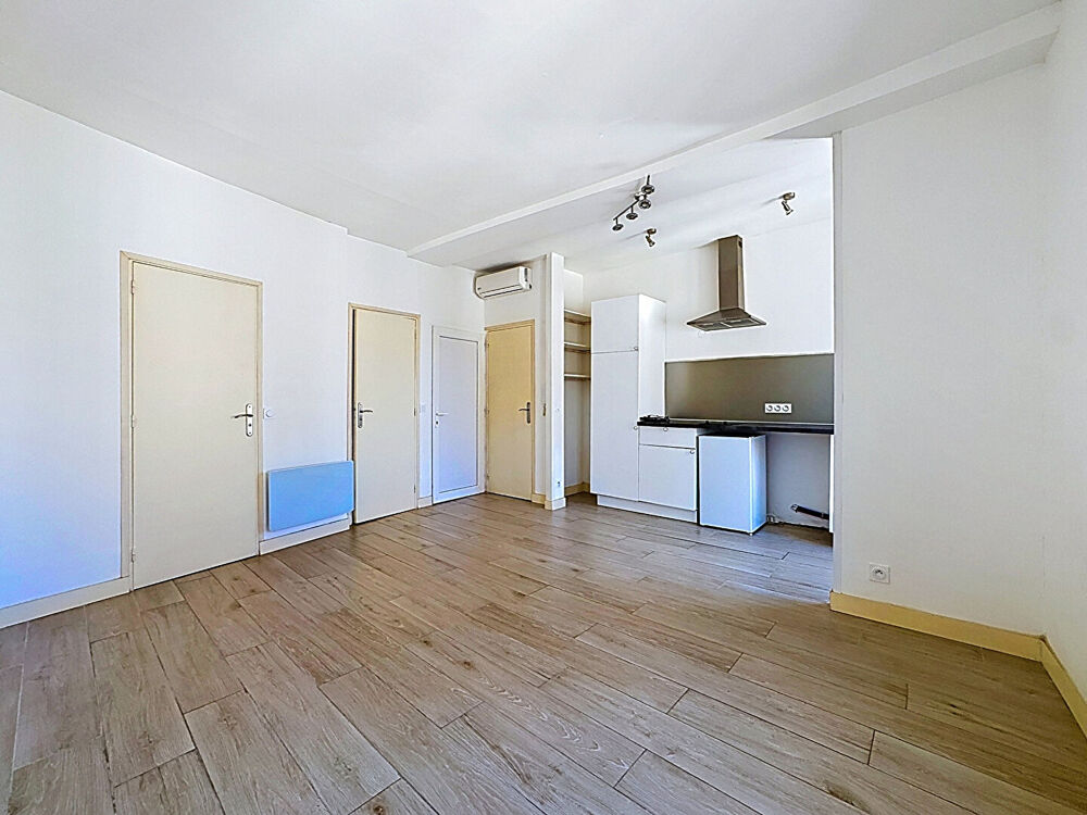 Location Appartement Avignon Intra Muros Rue Saint Agricol Studio 28m² Avignon