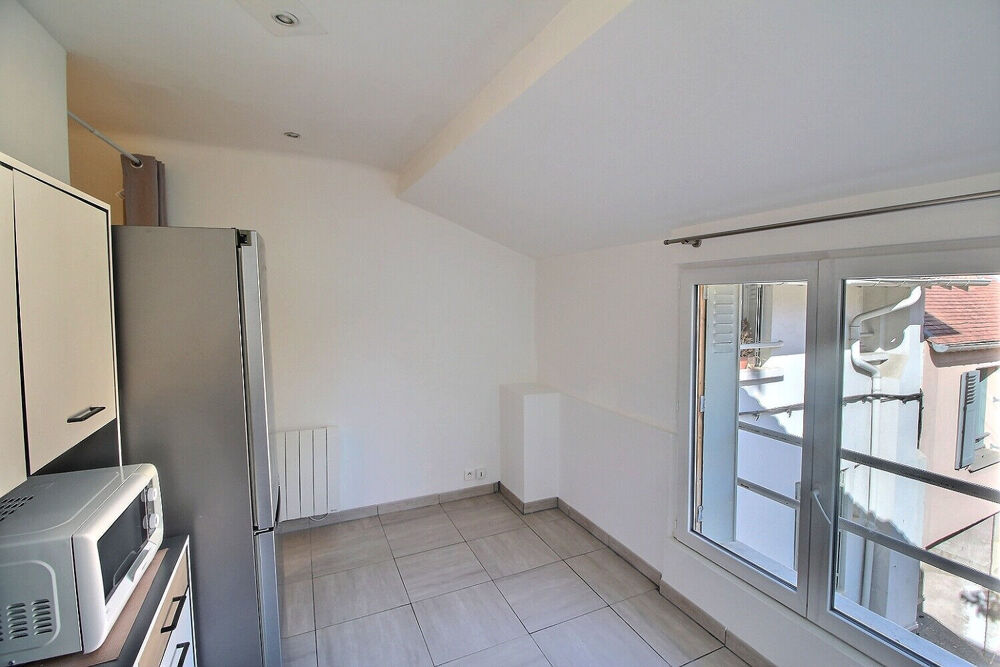 Appartement F2 plein centre ville de MASSY - 28,14m² - au calme