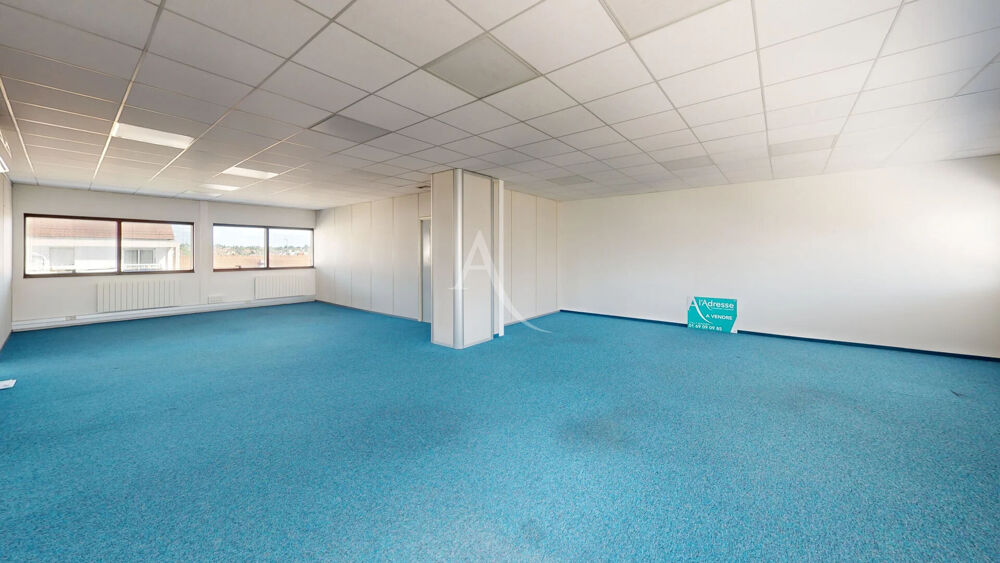   Local commercial CHILLY-MAZARIN 151 m² 