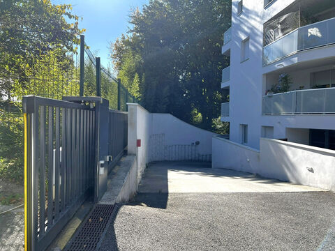  Parking / Garage  louer 12 m